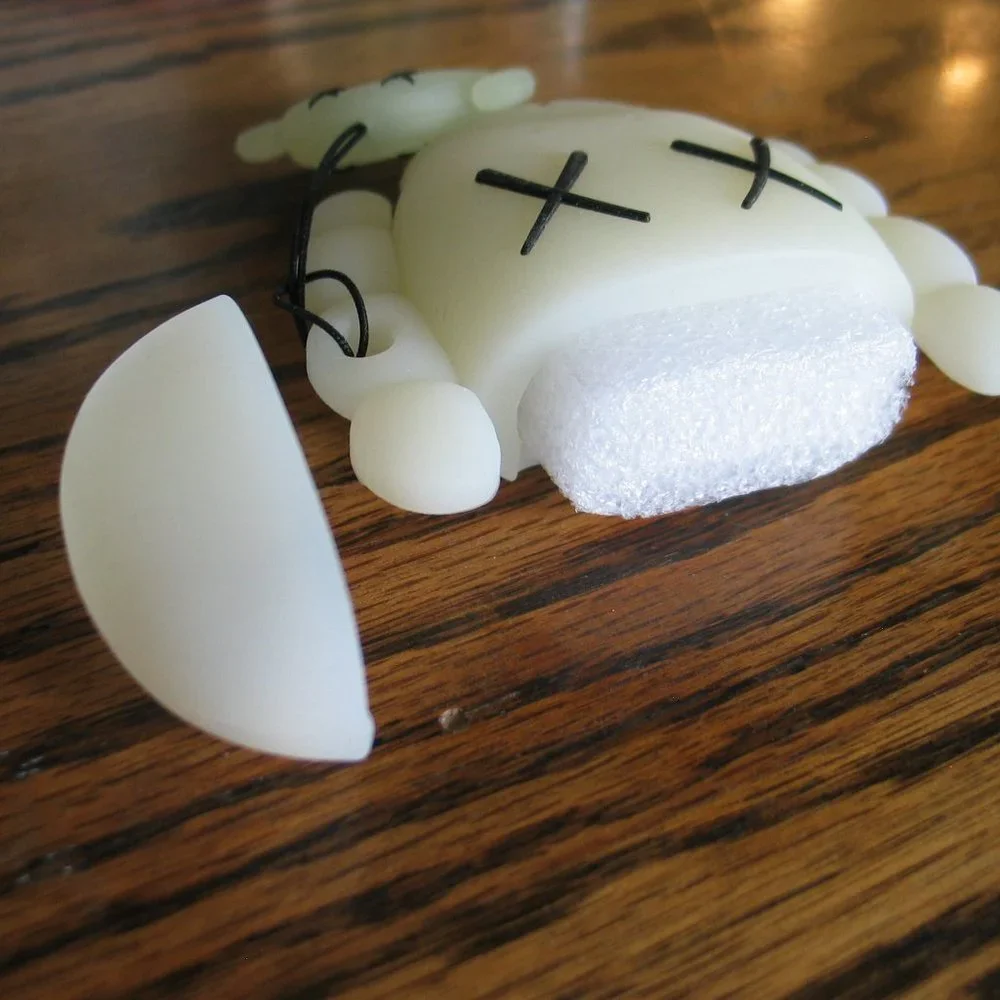 Airpod Case Glow-in-the-dark Silicone Used once